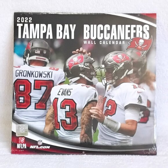 Sealed 2022 Full 12"x12"12 Month NFL Tampa Bay Buccaneers Wall Calendar BNIP!! - Picture 1 of 2